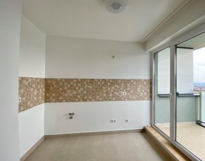 Apartament 3 camere, 72mp ultrafinisat, terasa 17 mp, 2 bai,  zona Calea Turzii 