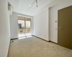 Apartament cu 3 camere si 3 bai, ultrafiniat, 107 mp, imobil de lux, Buna Ziua