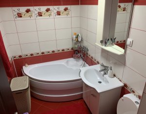 Apartament 3 camere, situat in Floresti, zona Terra