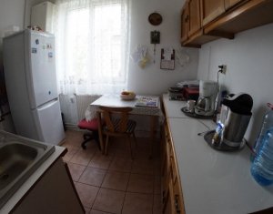 Zona TITULESCU Apartament cu o camera boxa 7 mp etaj 2 strada Aurel Suciu