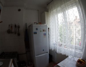 Zona TITULESCU Apartament cu o camera boxa 7 mp etaj 2 strada Aurel Suciu