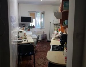 Vanzare apartament cu 2 camere, zona strazii Primaverii, decomandat