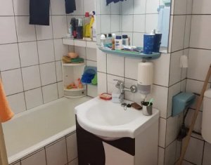 Vanzare apartament cu 2 camere, zona strazii Primaverii, decomandat