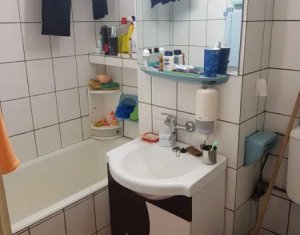 Vanzare apartament cu 2 camere, zona strazii Primaverii, decomandat