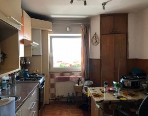 Apartament de 2 camere, finisat, zona CENTRALA