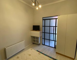Apartament la casa, curte, parcare, 2 camere, ultrafinisat, centru