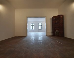 Appartement 4 chambres à vendre dans Cluj-napoca, zone Centru