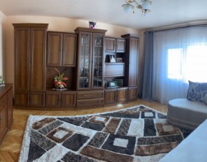 MANASTUR - Apartament de 3 camere, decomandat, 2 bai, zona Calea Floresti