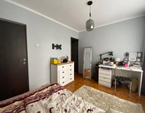 Apartment 4 rooms for sale in Cluj-napoca, zone Manastur