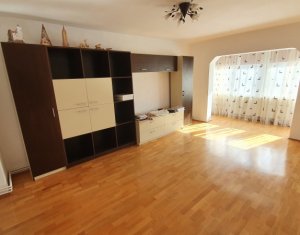 Apartment 3 rooms for sale in Floresti