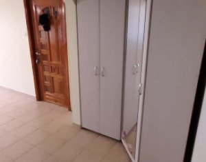 Apartment 3 rooms for sale in Floresti