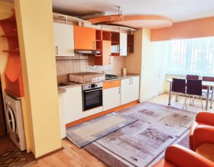 Apartament 3 camere, 80mp, 2 balcoane, 2 bai, parter peste garaj, zona Titulescu