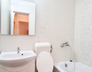 Apartament 3 camere, 80mp, 2 balcoane, 2 bai, parter peste garaj, zona Titulescu