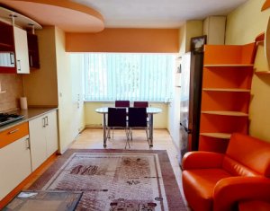 Apartament 3 camere, 80mp, 2 balcoane, 2 bai, parter peste garaj, zona Titulescu