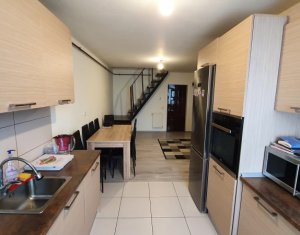 Apartament 3 camere, pe doua nivele, strada Florilor, Floresti