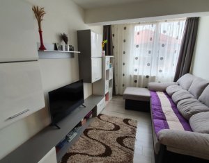 Apartament 3 camere, pe doua nivele, strada Florilor, Floresti
