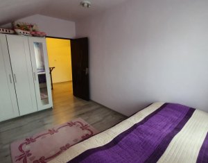 Apartament 3 camere, pe doua nivele, strada Florilor, Floresti