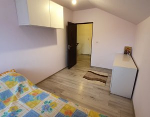 Apartament 3 camere, pe doua nivele, strada Florilor, Floresti