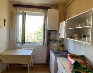 Vanzare 2 camere Gheorgheni, zona Diana, 55 mp, renovat, bloc reabilitat, etaj 3