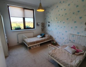 Apartament 3 camere, ultrafinisat cu gradina, Floresti, zona Eroilor