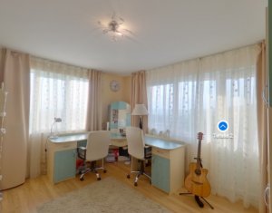 Apartament de 4 camere, ultrafinisat, terasa, parcare, Andrei Muresanu