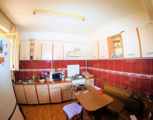 Zona Facultatii de Litere - VINDEM URGENT Apartament 2 camere, etaj 2/4