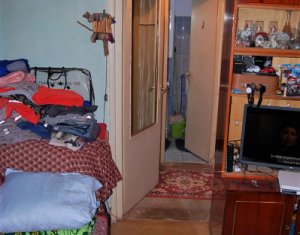 Apartament 2 camere, semidecomandat, etaj 1, Manastur