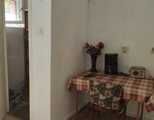 Apartament 3 camere, 2 bai, etaj 1, decomandat, 2 balcoane, zona Cinema Marasti