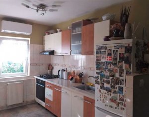 Apartament 3 camere, decomandat, 67 mp, etaj 4 din 4, zona Piata Marasti