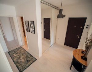 Apartament ultrafinisat, terasa, parcare, ideal ca locuinta/protocol