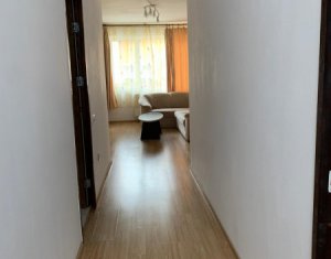 Apartment 3 rooms for sale in Floresti