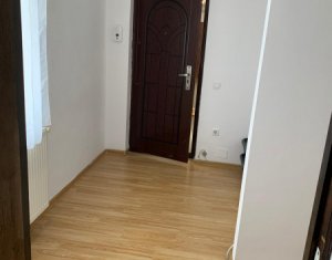 Apartment 3 rooms for sale in Floresti