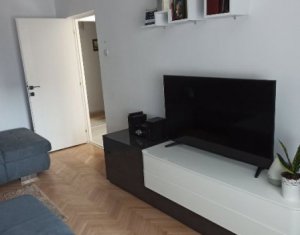 Apartament 4 camere, 80 mp, decomandat, etaj 3 din 4, Zorilor