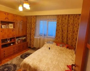 Apartament decomandat in zona FSEGA, suprafața 57 mp si balcon de 8 mp, garaj 