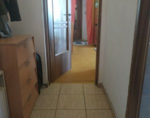 Vand apartament de 2 camere, zona Big