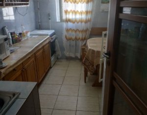 Vand apartament de 2 camere, zona Big