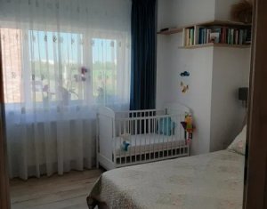 Apartament cochet, 3 camere, baie cu geam, parcare subterana