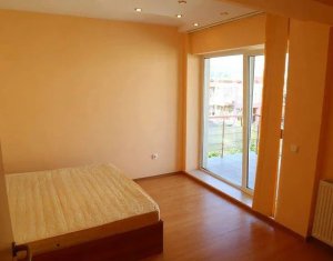 Apartament decomandat, parcare cu CF, ideal ca locuinta sau investitie