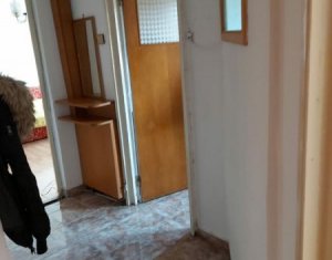 Vanzare apartament cu 2 camere, zona strazii Primaverii, decomandat