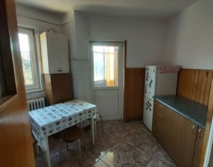 Vanzare apartament cu 2 camere, zona strazii Primaverii, decomandat