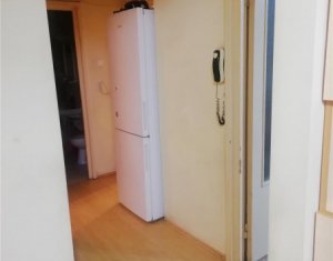 Apartament 3 camere, decomandat, etaj intermediar, garaj sub bloc, Manastur