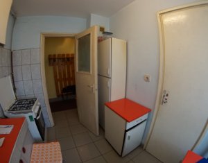 Apartament cu 3 camere, decomandat, 65 mp, Manastur, zona Flora