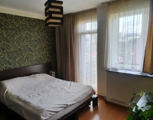 Zona Campului Apartament 3 camere in bloc tip vila, 100mp+2 balcoane, parcare