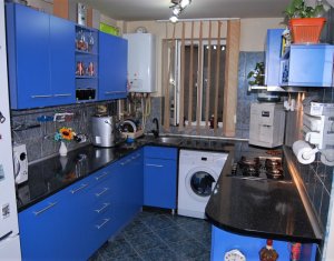 Appartement 3 chambres à vendre dans Cluj-napoca, zone Intre Lacuri