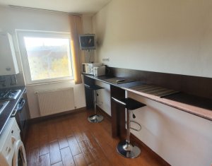 Apartament cu doua camere, semidecomandat, Stejarului