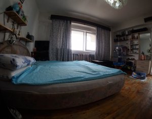  Apartament spatios, zona semicentrala, 3 camere, 2 bai, balcon boxa si parcare