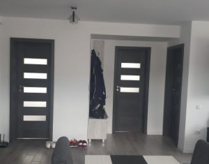 Apartment 3 rooms for sale in Floresti