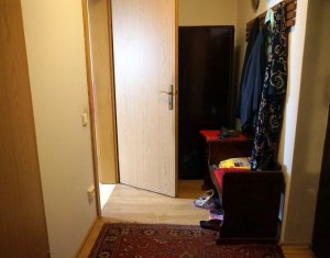 Vanzare apartament cu o camera, etaj intermediar, Eroilor, Floresti