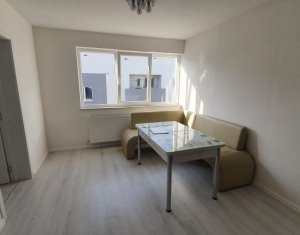 Apartment 3 rooms for sale in Floresti