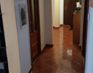 Apartament cu 3 camere decomandate, 67 mp, zona BIG